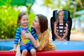extended harnessing car seat hire
